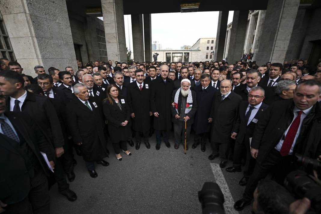 Hasan Bitmez için Meclis'te cenaze töreni. Babası Filistin atkısıyla uğurladı 40